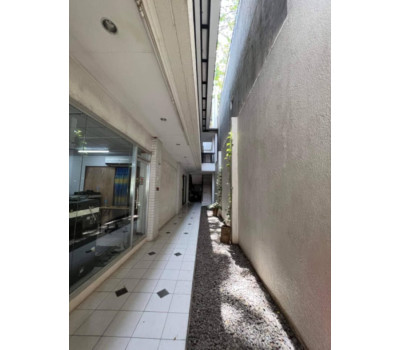 3-storey bldg Along Capistrano Street in Cagayan De Oro